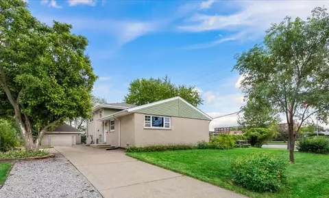 5 Michael Mnr, Glenview, IL 60025