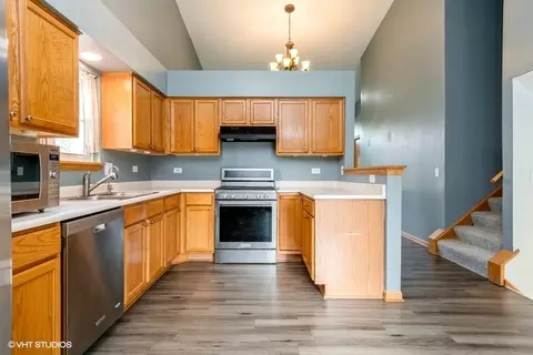 2120 Willow Lakes Dr, Plainfield, IL 60586 photo 4