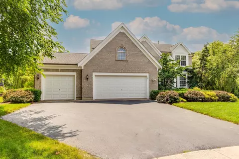 481 Inverness Dr, Gurnee, IL 60031