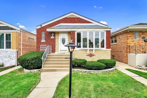 5304 N Nagle Ave, Chicago, IL 60630