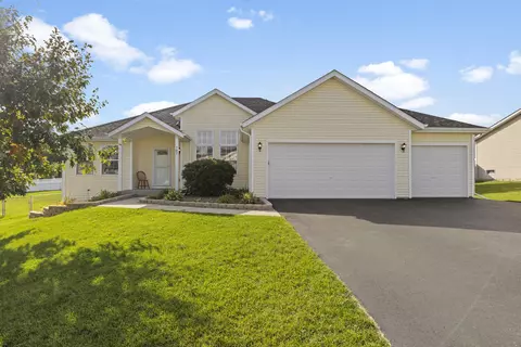 702 Merrion Rd, Roscoe, IL 61073