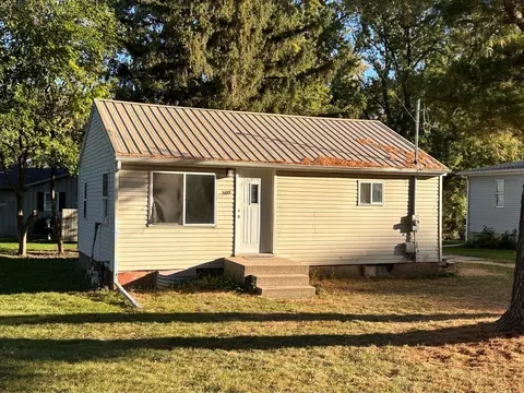 1612 W 9th St, Sterling, IL 61081