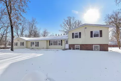 29 W311 Hawthorne Ln, West Chicago, IL 60185