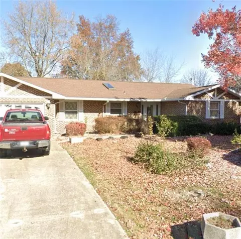 810 Park Hills Dr, Effingham, IL 62401