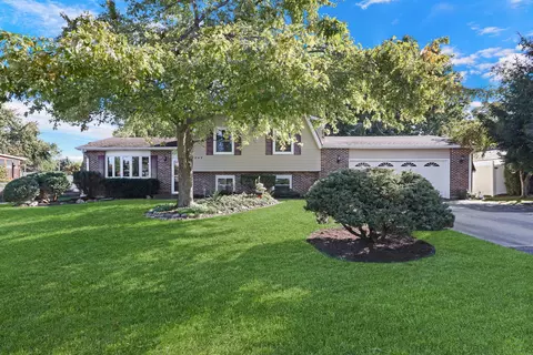 38045 N Holdridge Ave, Beach Park, IL 60087