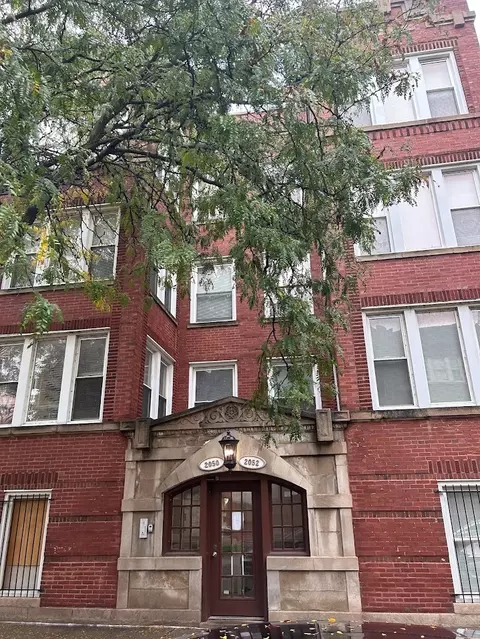 2052 E 68th St #3, Chicago, IL 60649