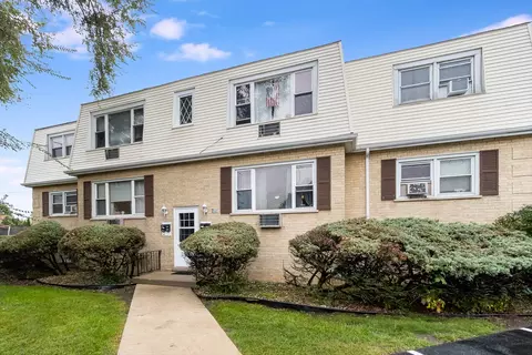 4601 Vernon Ave, Brookfield, IL 60513