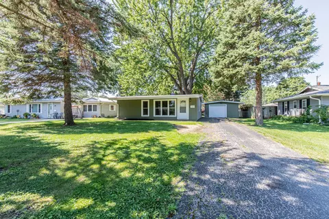 1805 19th Ave, Sterling, IL 61081