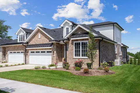 16581 Kayla Dr, Lemont, IL 60439