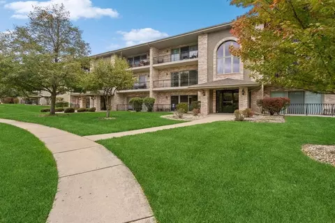 17800 Bernard Dr #2C, Orland Park, IL 60467