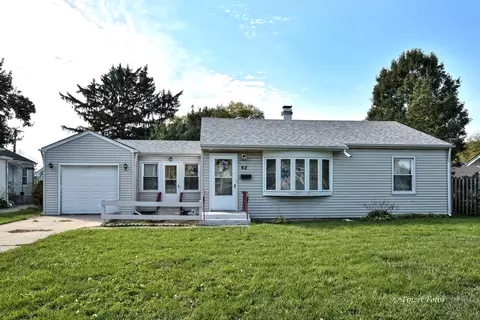 62 S Clifton Ave, Elgin, IL 60123