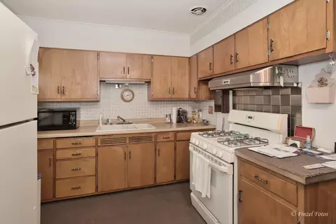 62 S Clifton Ave, Elgin, IL 60123 photo 5