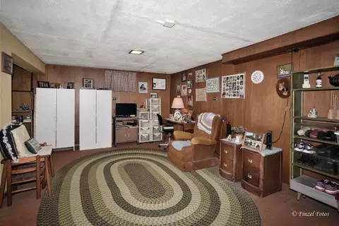 62 S Clifton Ave, Elgin, IL 60123 photo 10