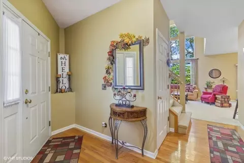 1240 Oakleaf Ct, Aurora, IL 60506 photo 5