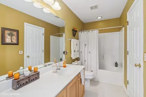 1240 Oakleaf Ct, Aurora, IL 60506 photo 31