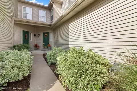 1240 Oakleaf Ct, Aurora, IL 60506 photo 4