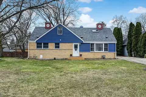 425 E 59th St, Westmont, IL 60559