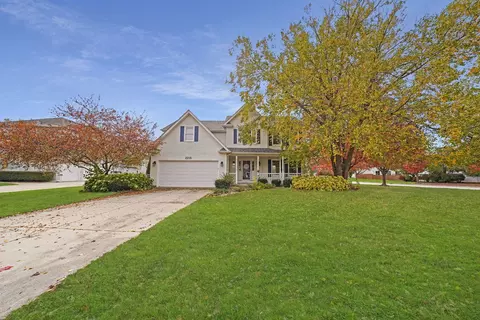 2216 Popple Ct, Naperville, IL 60564