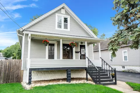 115 N Highland Ave, Aurora, IL 60506