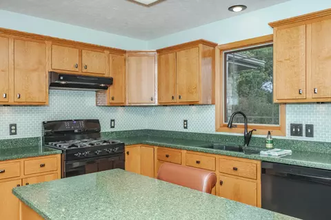 9089 Hardesty Run, Bloomington, IL 61705 photo 11