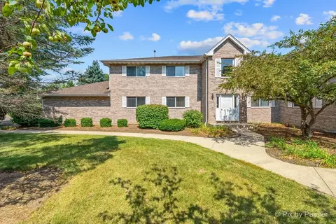 305 Loyola Dr #A, Elgin, IL 60123