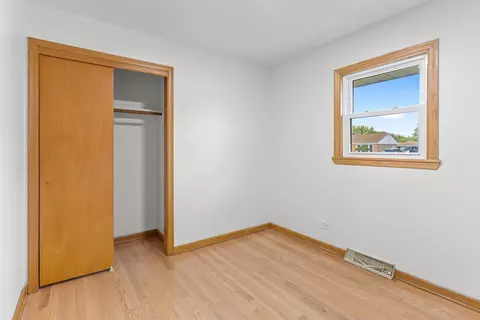 7915 W 73rd Pl, Bridgeview, IL 60455 photo 10