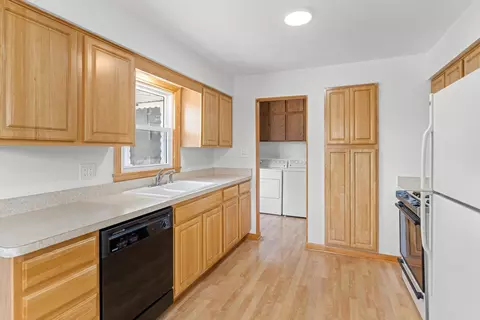 7915 W 73rd Pl, Bridgeview, IL 60455 photo 8