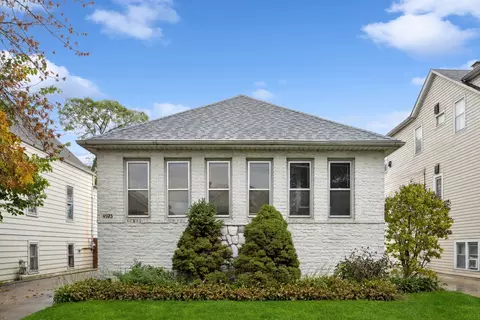 4925 W Eddy St, Chicago, IL 60641