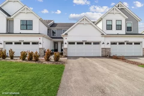 16516 S Brook Ln, Lockport, IL 60441