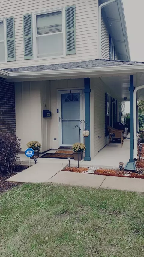 873 Wellington Ave #873, Elk Grove Village, IL 60007