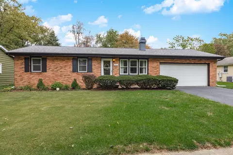 1211 Townley Dr, Bloomington, IL 61704