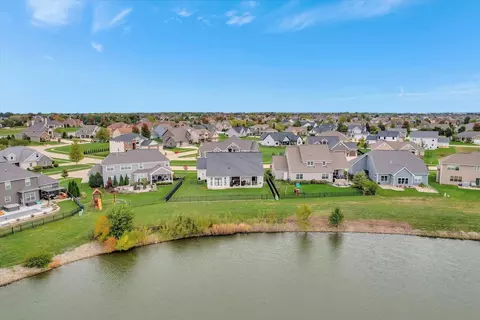 5004 Abbey Fields Dr, Champaign, IL 61822 photo 3