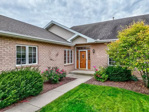 1349 Heritage Dr, Morris, IL 60450 photo 4