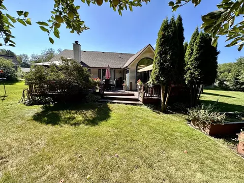 6141 Branberry Close, Cherry Valley, IL 61016 photo 2