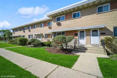 8700 Gregory Ln #E, Des Plaines, IL 60016