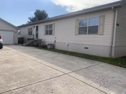 1170 Ash Ct, Manteno, IL 60950