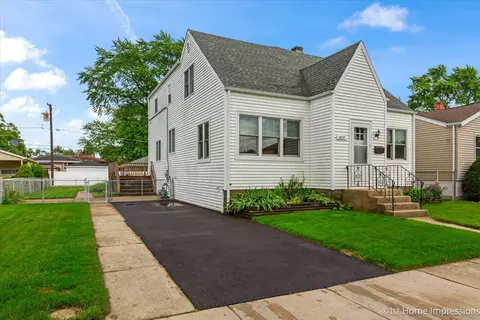 10217 S Kildare Ave, Oak Lawn, IL 60453