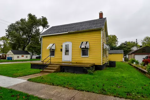 702 W Grant Ave, Pontiac, IL 61764