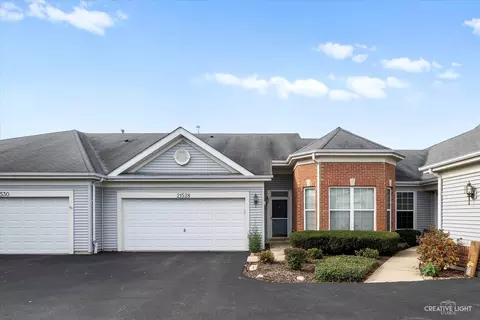 21528 Victory Lake Way, Crest Hill, IL 60403