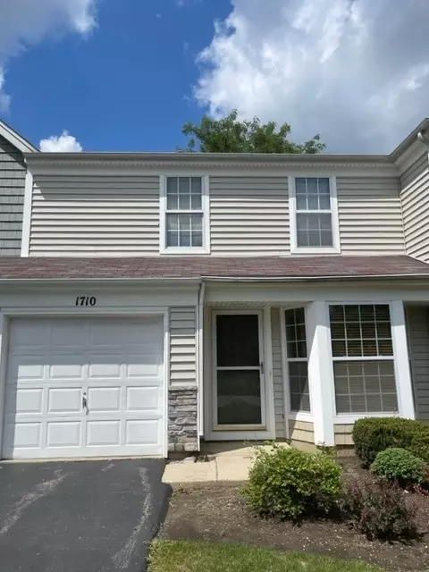 1710 College Green Dr, Elgin, IL 60120