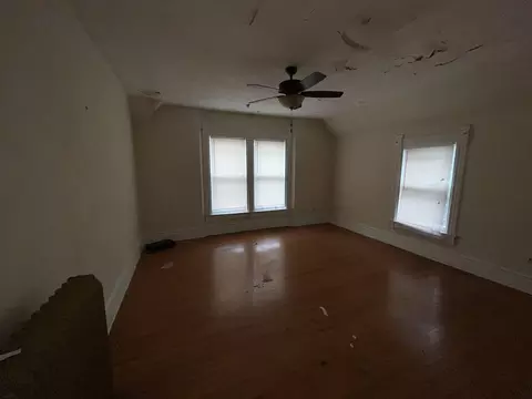 519 Douglas Ave, Elgin, IL 60120 photo 8