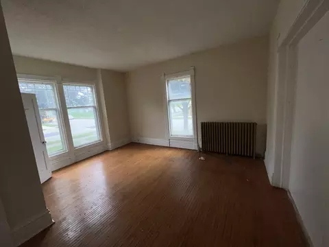 519 Douglas Ave, Elgin, IL 60120 photo 5