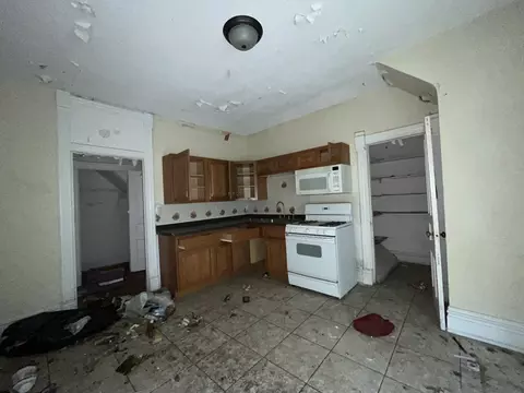 519 Douglas Ave, Elgin, IL 60120 photo 10