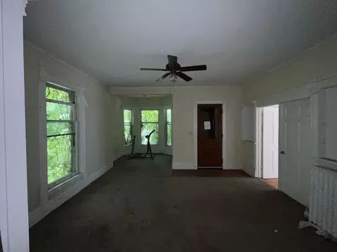 519 Douglas Ave, Elgin, IL 60120 photo 4