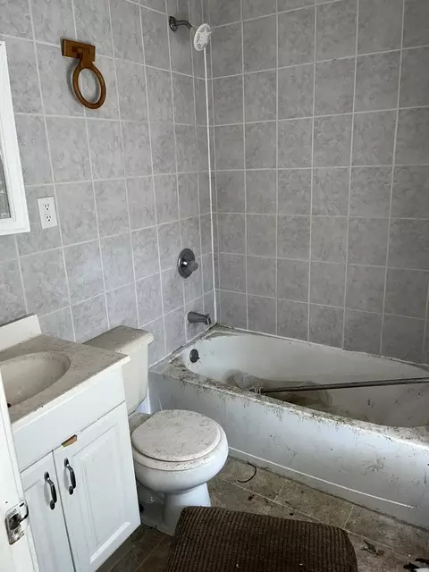 519 Douglas Ave, Elgin, IL 60120 photo 6
