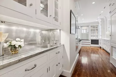 70 E Cedar St #2W, Chicago, IL 60611 photo 9