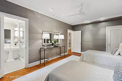 70 E Cedar St #2W, Chicago, IL 60611 photo 20