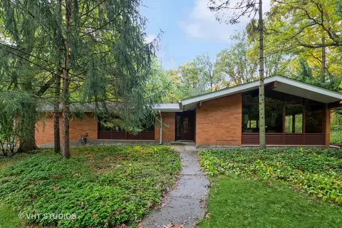 35 Braeburn Dr, Park Forest, IL 60466