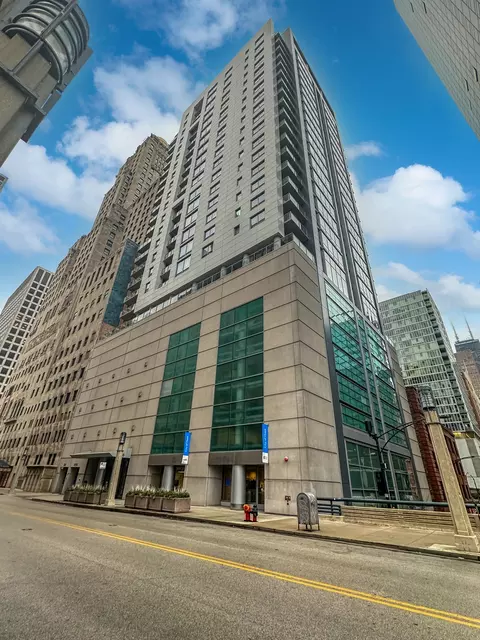 160 E Illinois St #1704, Chicago, IL 60611