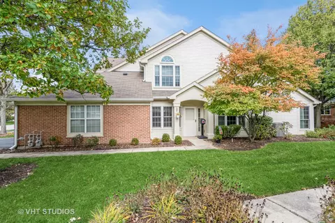 30 W009 Cedar Ct, Warrenville, IL 60555